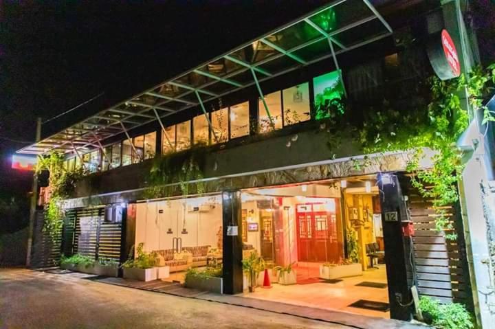 Chinese Lotus Luxapathiya - Shanghai Hotel Moratuwa Extérieur photo